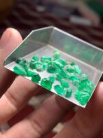 15.00 ct Swat Emerald Rough Lot – Tiny Gems, Big Character - Image 11