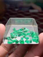 15.00 ct Swat Emerald Rough Lot – Tiny Gems, Big Character - Image 5