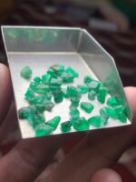 15.00 ct Swat Emerald Rough Lot – Tiny Gems, Big Character - Image 8