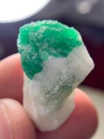 Magnificent 43.85ct Emerald Specimen from Swat – A Natural Gemstone Marvel (29x20x14mm) - Image 2