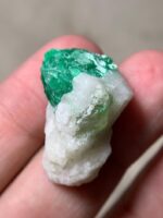 Magnificent 43.85ct Emerald Specimen from Swat – A Natural Gemstone Marvel (29x20x14mm) - Image 7