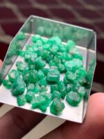 50.45ct Swat Emerald Rough: Uncut Gemstone - Image 2