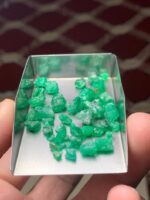 37.50 ct Emerald Rough Lot — Swat Valley, Pakistan - Image 2