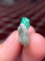 A 19.53-Carat Emerald Specimen from Swat Valley: Balance Between Mass and Form - Image 11