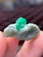 A 19.53-Carat Emerald Specimen from Swat Valley: Balance Between Mass and Form - Image 10