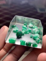 A Closer Look at a 30.65 ct Swat Emerald Rough Lot - Image 9