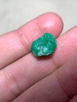The Magnificent 7.87 ct Emerald Crystal: A Gem of Grandeur - Image 2