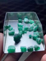 A Closer Look at a 30.65 ct Swat Emerald Rough Lot - Image 13