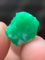 The Magnificent 7.87 ct Emerald Crystal: A Gem of Grandeur - Image 5
