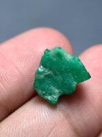 6.63ct Swat Emerald Crystal: A Bold, Natural Masterpiece from Pakistan’s Gem Valley - Image 2