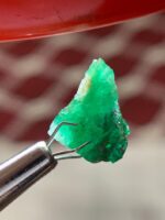 Majestic Single Emerald: 8.03 ct Crystal from Swat - Image 2