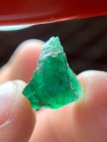 Majestic Single Emerald: 8.03 ct Crystal from Swat - Image 11