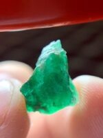Majestic Single Emerald: 8.03 ct Crystal from Swat - Image 12