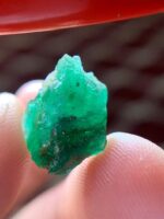 Majestic Single Emerald: 8.03 ct Crystal from Swat - Image 13