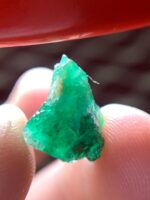 Majestic Single Emerald: 8.03 ct Crystal from Swat - Image 14