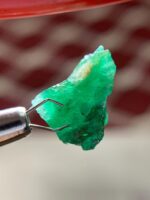 Majestic Single Emerald: 8.03 ct Crystal from Swat - Image 3
