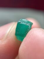 Discovering the Beauty of a 2.42ct Emerald Crystal: Size, Sparkle, and Significance - Image 5
