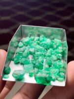 A Rare and Majestic Swat Valley Emerald Rough Lot – 52.20 Carats - Image 12