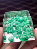 A Rare and Majestic Swat Valley Emerald Rough Lot – 52.20 Carats - Image 7