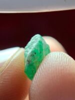 Embracing Elegance: The 2.00ct Emerald Crystal from Swat - Image 6