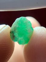 Embracing Elegance: The 2.00ct Emerald Crystal from Swat - Image 7
