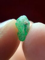 Embracing Elegance: The 2.00ct Emerald Crystal from Swat - Image 9