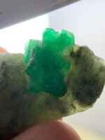 40.85ct Swat Emerald Specimen – Natural Crystal Beauty, 33.23 x 21.89 x 9.09mm - Image 2
