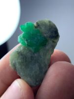 40.85ct Swat Emerald Specimen – Natural Crystal Beauty, 33.23 x 21.89 x 9.09mm - Image 3