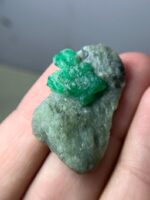 40.85ct Swat Emerald Specimen – Natural Crystal Beauty, 33.23 x 21.89 x 9.09mm - Image 4