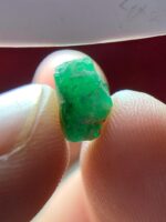Balance and Brilliance: 2.80-Carat Emerald Crystal from Swat Valley - Image 5