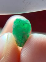 Balance and Brilliance: 2.80-Carat Emerald Crystal from Swat Valley - Image 6