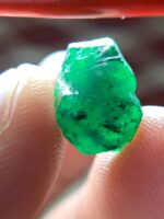 A High-Profile 5.51 ct Emerald Crystal from Swat Valley - Image 7