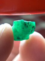 A High-Profile 5.51 ct Emerald Crystal from Swat Valley - Image 9