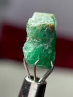 Elegant 5.140 ct Swat Emerald Crystal – A Small Gem with Big Beauty - Image 5