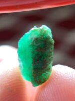 The Graceful Allure of a 3.45 ct Emerald Crystal - Image 10