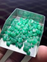Elegant 50.40 ct Emerald Rough from Swat - Image 2