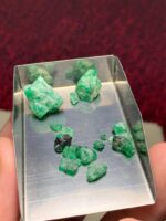 31.80ct Swat Emerald Rough Lot – Exceptional Volume & Vibrancy - Image 4