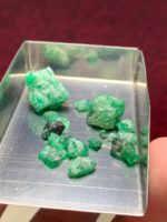 31.80ct Swat Emerald Rough Lot – Exceptional Volume & Vibrancy - Image 5