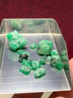 31.80ct Swat Emerald Rough Lot – Exceptional Volume & Vibrancy - Image 6