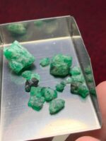 31.80ct Swat Emerald Rough Lot – Exceptional Volume & Vibrancy - Image 7