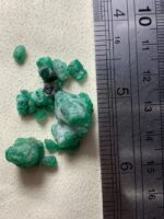 31.80ct Swat Emerald Rough Lot – Exceptional Volume & Vibrancy - Image 10