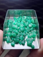 Elegant 50.40 ct Emerald Rough from Swat - Image 12