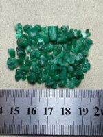 53.40 Carat Swat Emerald Rough Lot: Slim Crystals Designed for Precision Cutting - Image 9