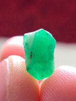 2.80ct Swat Emerald Crystal – Elegant Shape, Natural Beauty, Timeless Appeal - Image 2