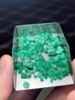 Swat Emeralds in Their Natural Glory: 51 Carat Rough Lot - Image 12