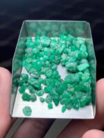 Swat Emeralds in Their Natural Glory: 51 Carat Rough Lot - Image 3