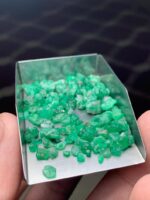 Swat Emeralds in Their Natural Glory: 51 Carat Rough Lot - Image 4