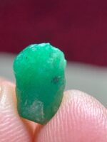 2.80ct Swat Emerald Crystal – Elegant Shape, Natural Beauty, Timeless Appeal - Image 5