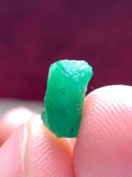 2.80ct Swat Emerald Crystal – Elegant Shape, Natural Beauty, Timeless Appeal - Image 6
