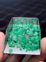 Swat Emeralds in Their Natural Glory: 51 Carat Rough Lot - Image 6